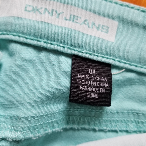 DKNY JEANS Mint Color Capris - Picture 5 of 8
